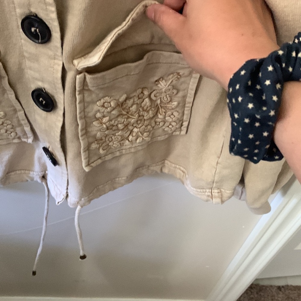 Solitaire Button Front Jacket. Size Small - Picture 11 of 12